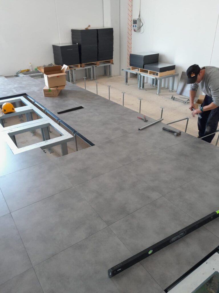 INSTALACIÓN ESTRUCTURA SUELO TECNICO