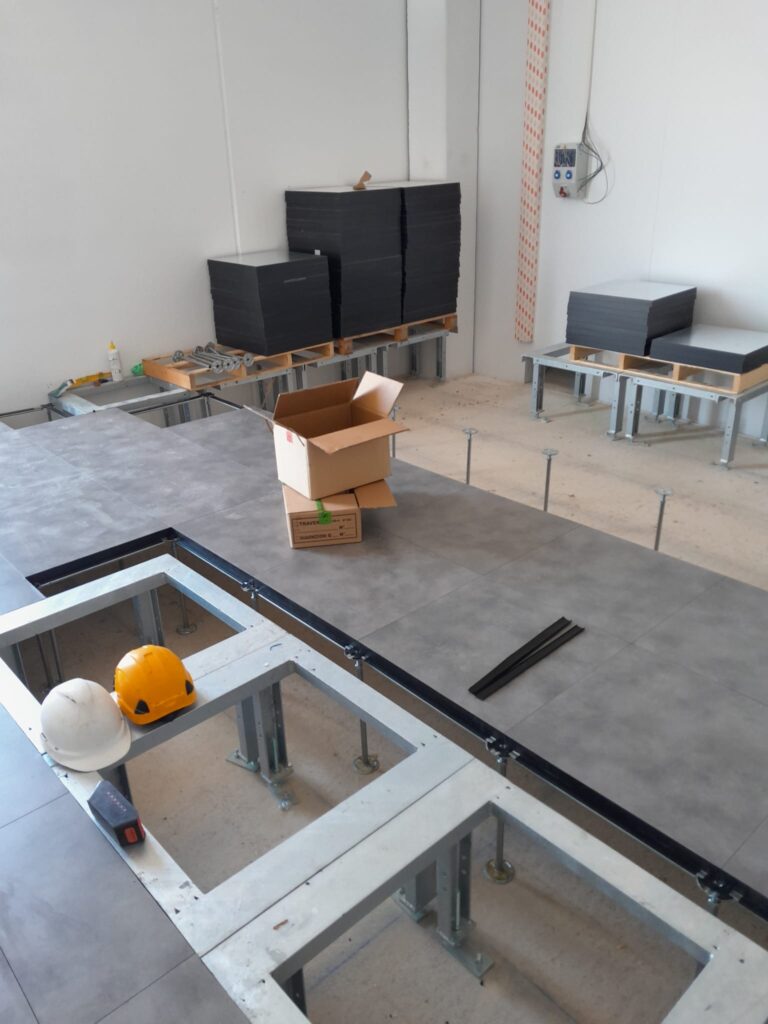 INSTALAR SUELO TÉCNICO